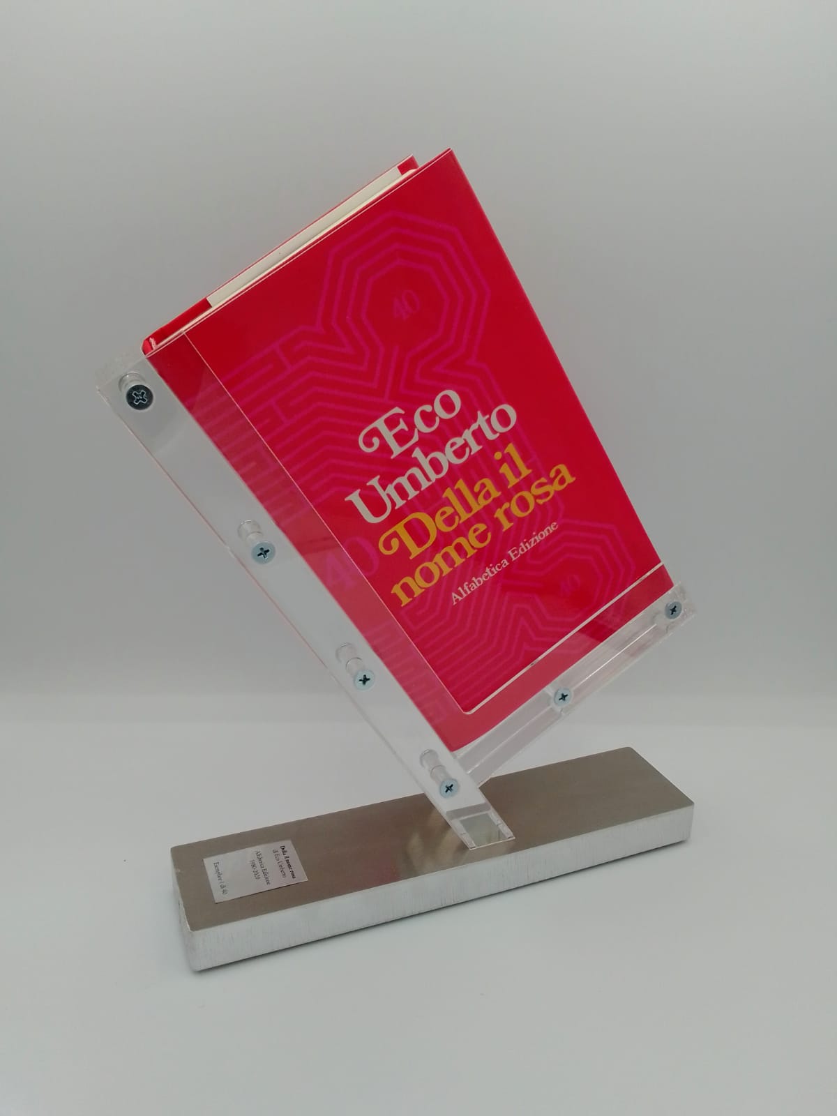 “DELLA IL NOME ROSA”: l’edizione alfabetica del Nome della Rosa a 40 anni dall’uscita del romanzo di Umberto Eco
