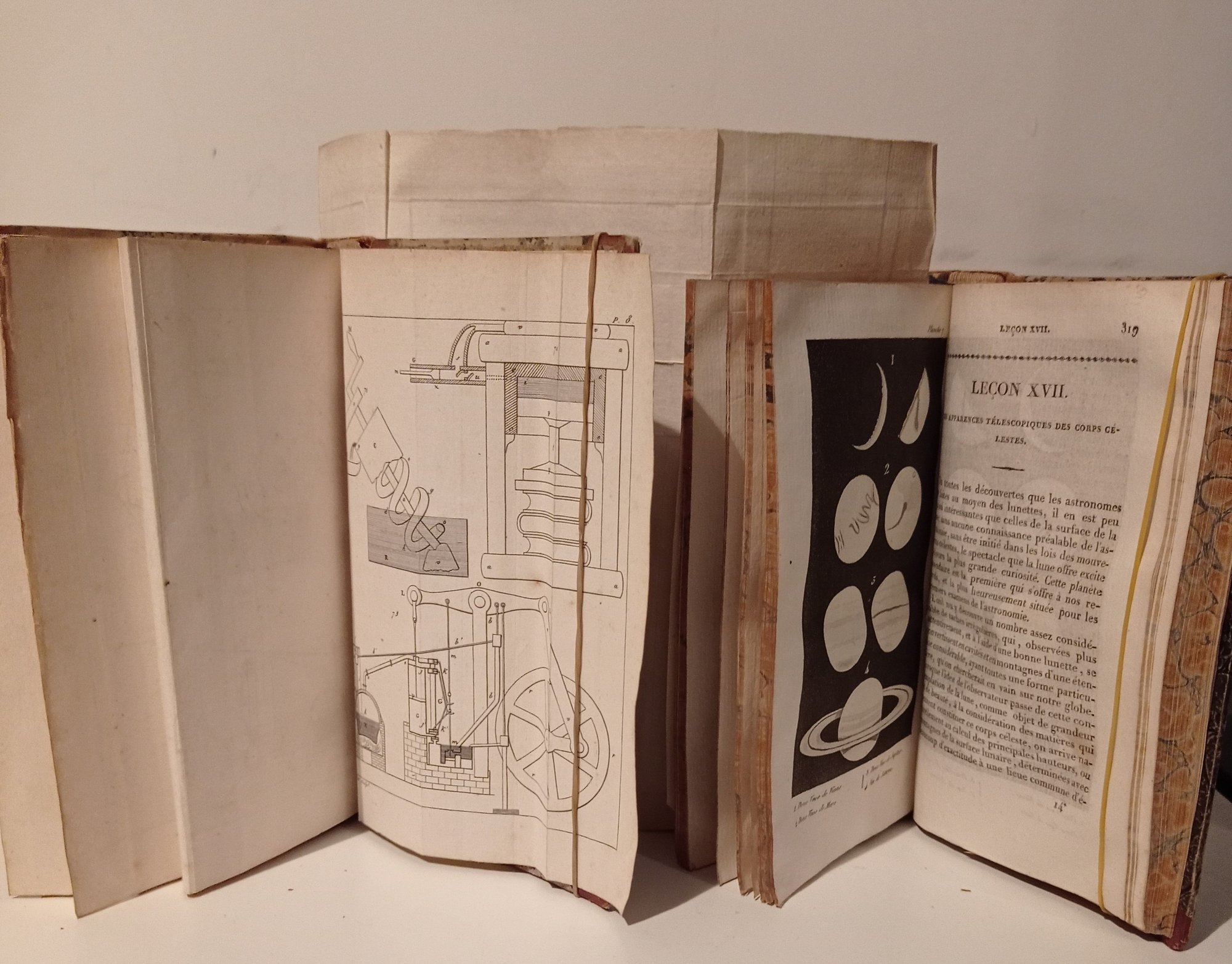 Due libri francesi (prima parte dell’800) di fisica ed astronomia con splendide rilegature e tagli marmorizzati