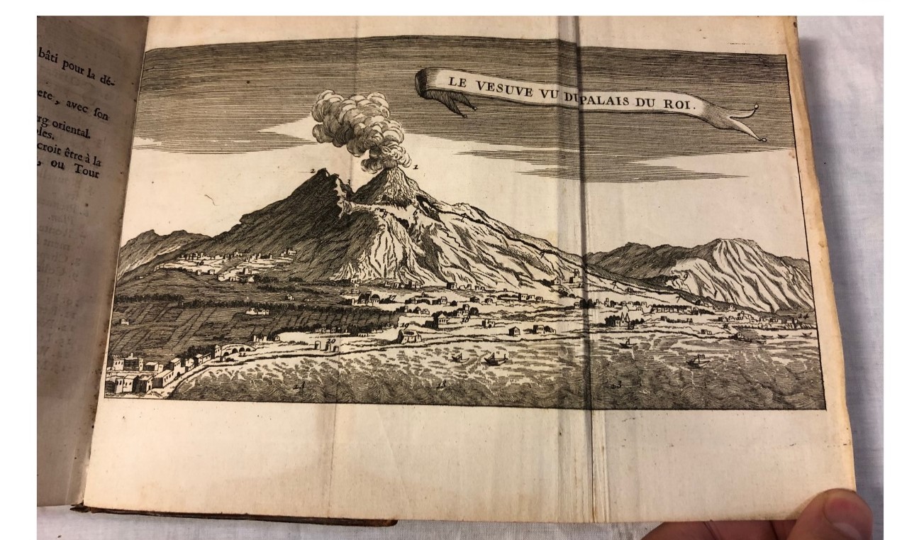 Lotto di due rari libri (in francese e italiano) su vulcanologia e terremoti: Vesuvio (1741) e sismologia (1910)