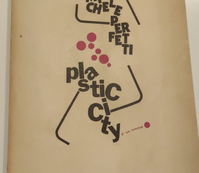 “Plastic City” (1971) di Michele Perfetti al mercatino della Biblioteca di Abano Terme